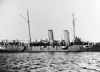 SMS panther au mouillage