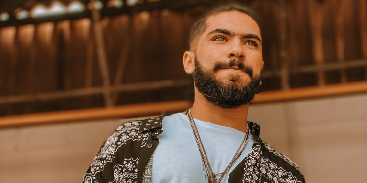 Le rappeur ElGrandeToto lance sa marque de papier à rouler intitulée Nibrooo el grande (za3ema) Toto